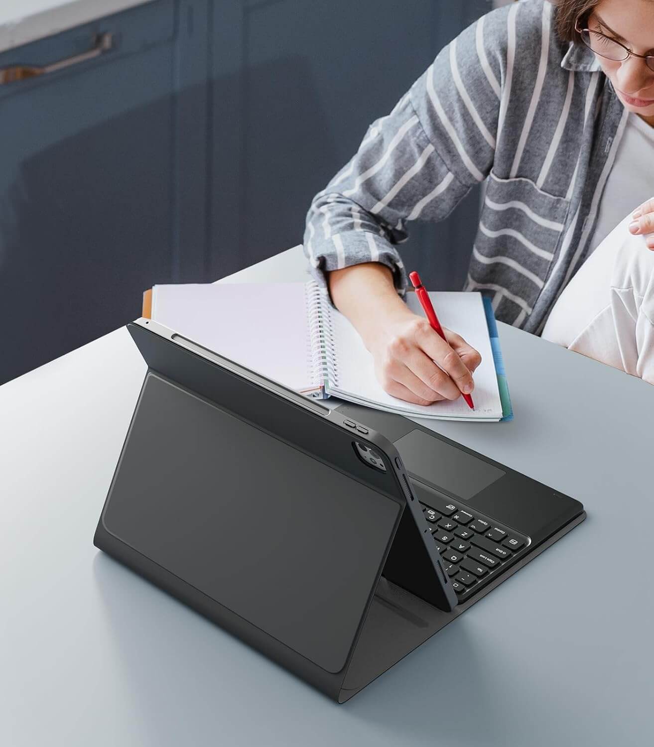 CHESONA Step Series Keyboard Case for iPad Pro 13 (M4) 2024