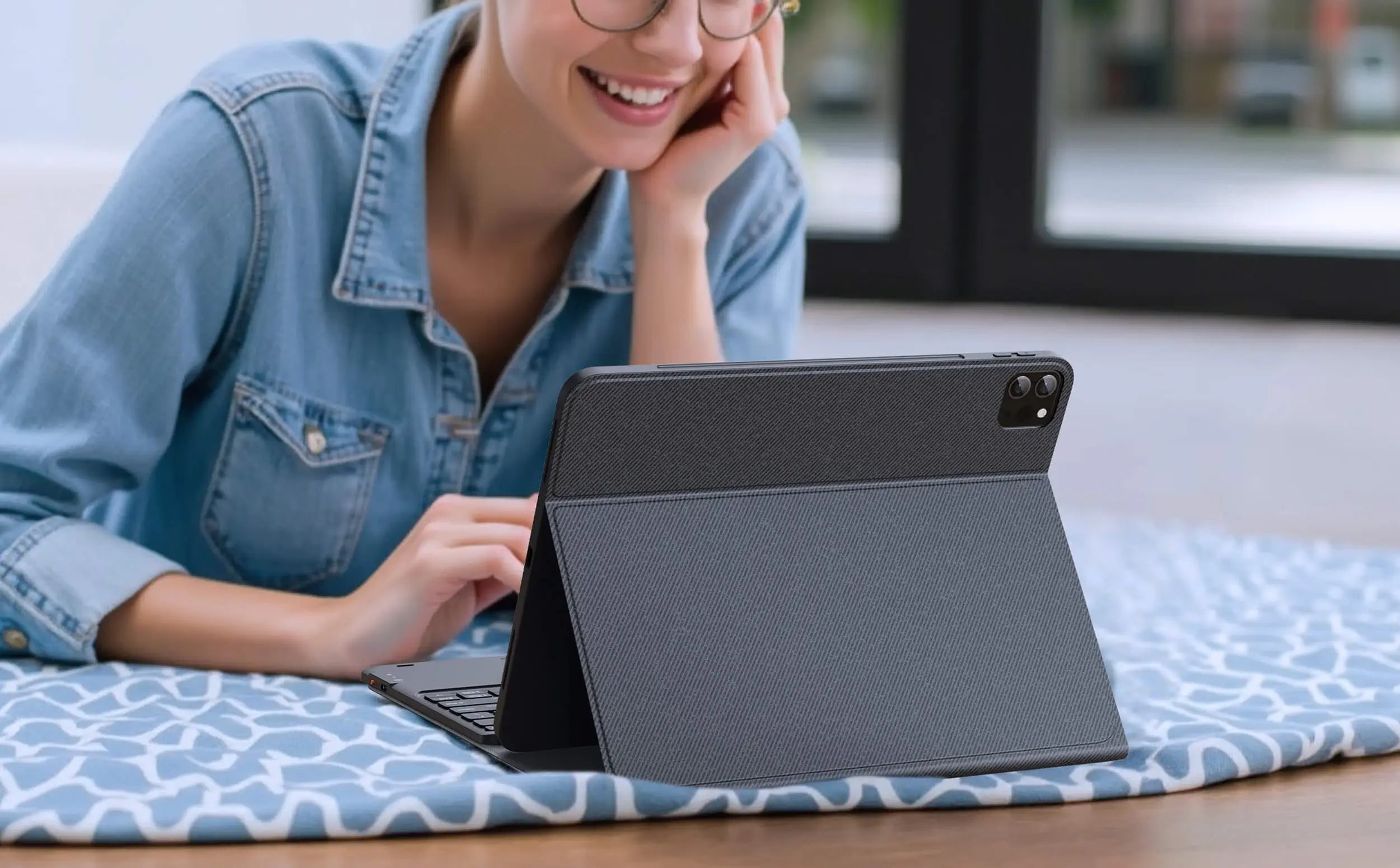 iPad Keyboard Cases, Wireless Backlit Keyboards | CHESONA