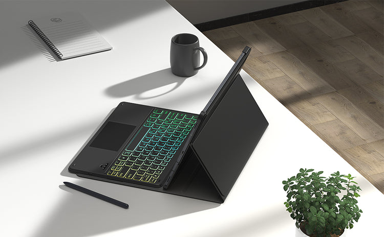 Chesona_enlightener1_duet_keyboard_case_on_the_desk