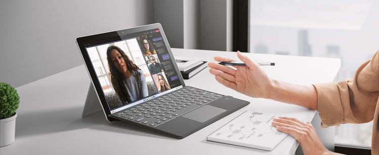 Working_with_Enlightener1_Solo_keyboard_and_Surface_pro