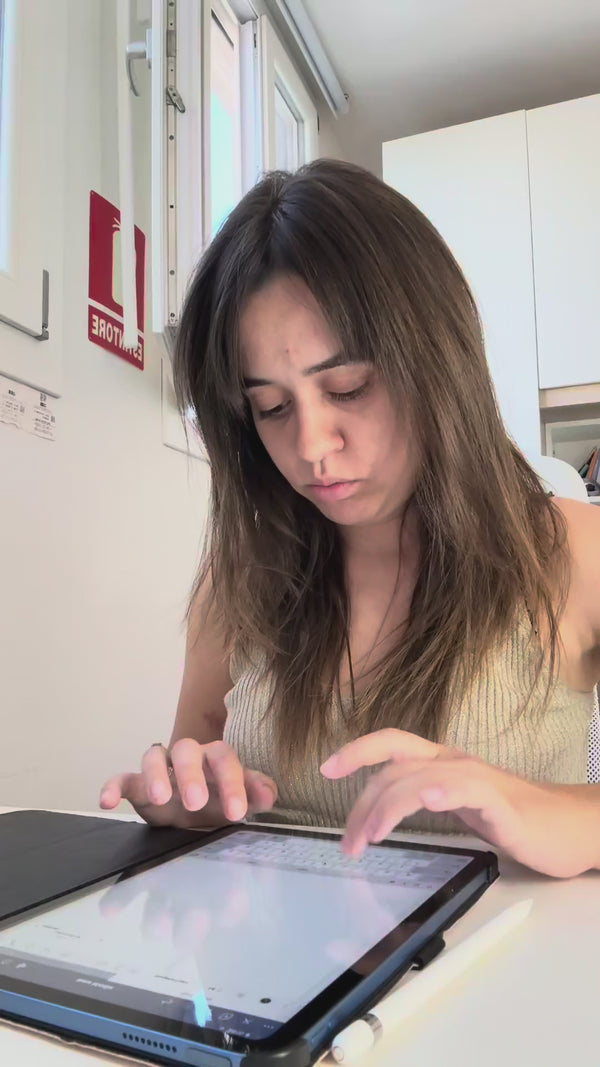 Creator unboxing and using the CHESONA Cloud 2 black iPad keyboard case with backlit keys for typing and everyday productivity.
