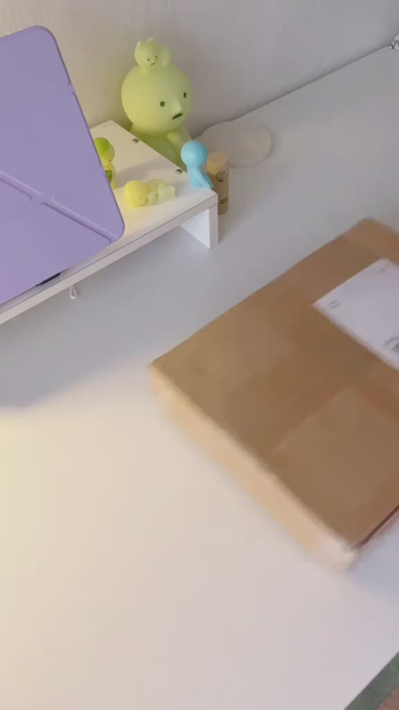 Creator unboxing and setting up the CHESONA Step purple iPad keyboard case with backlit keys for everyday work and study.