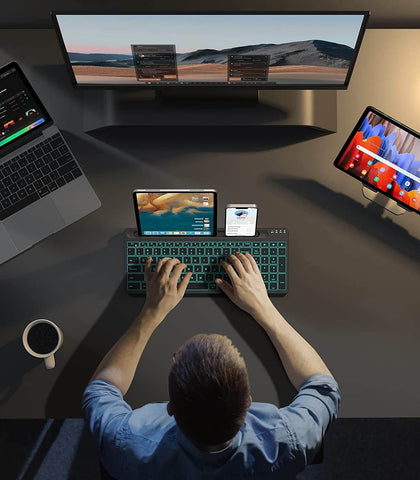 Man_working_with_founder1_keyboard